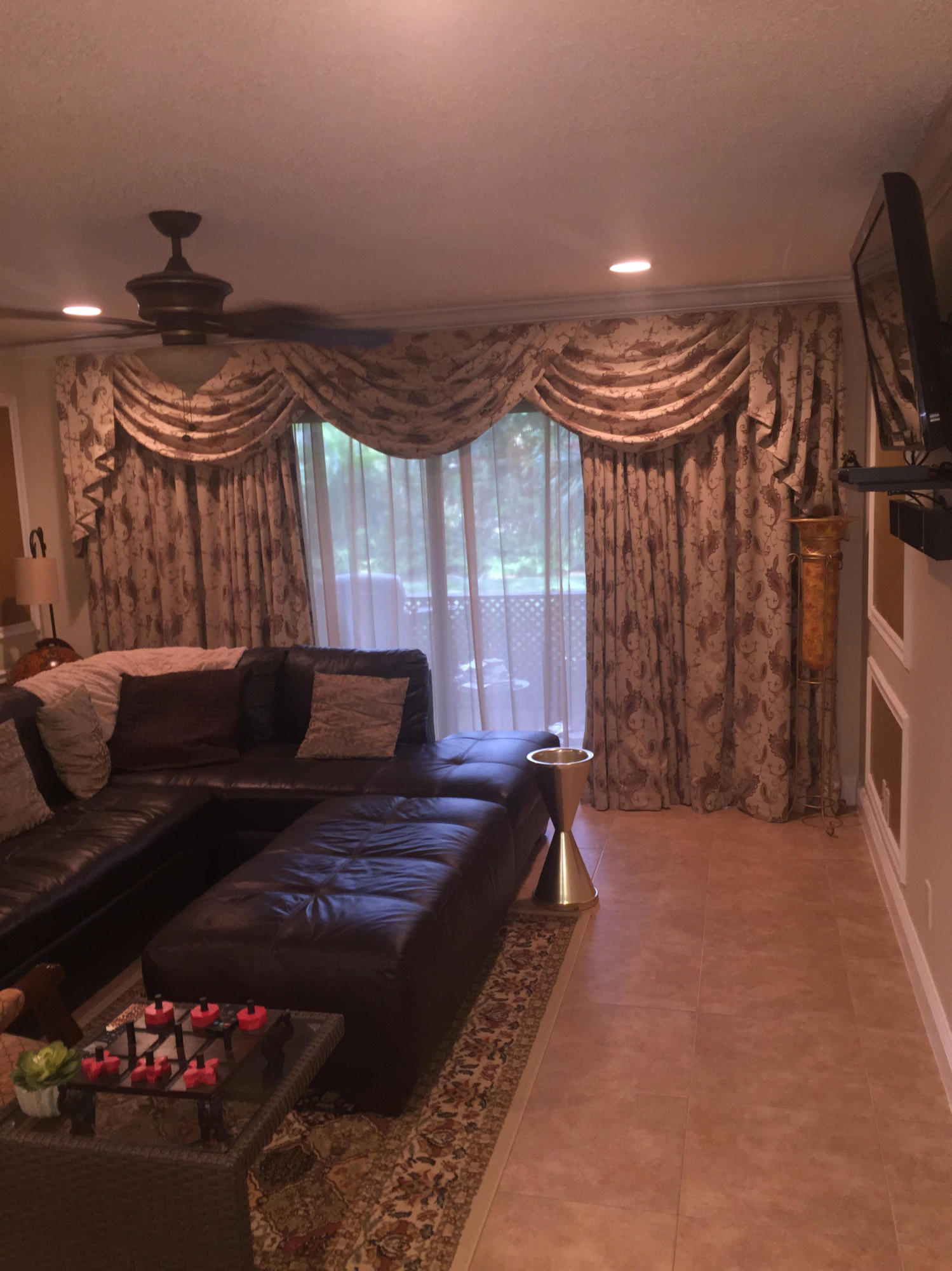 4267 Wood Ride Road, Unit B Boynton Beach, FL 33436 - Photo 22 of 34 Living Rm