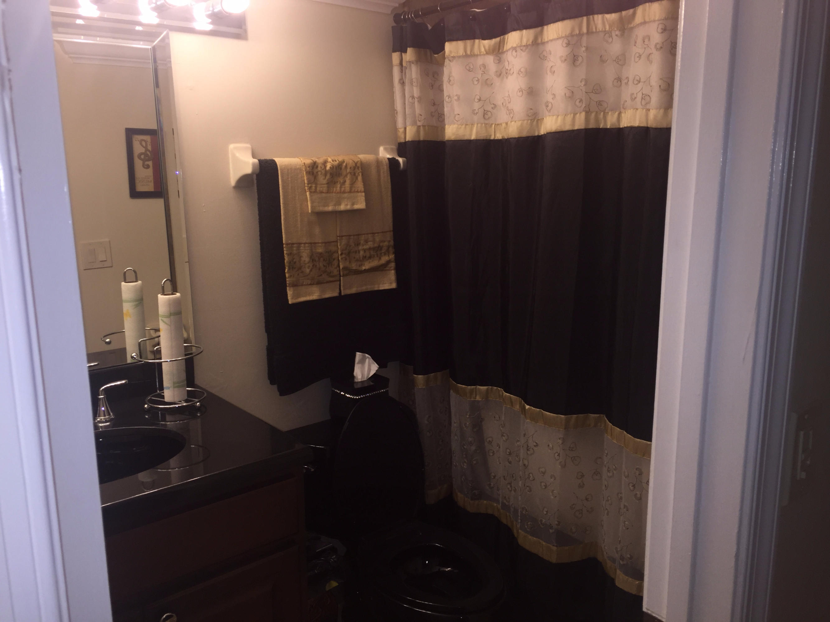 4267 Wood Ride Road, Unit B Boynton Beach, FL 33436 - Photo 30 of 34 Guest Bath