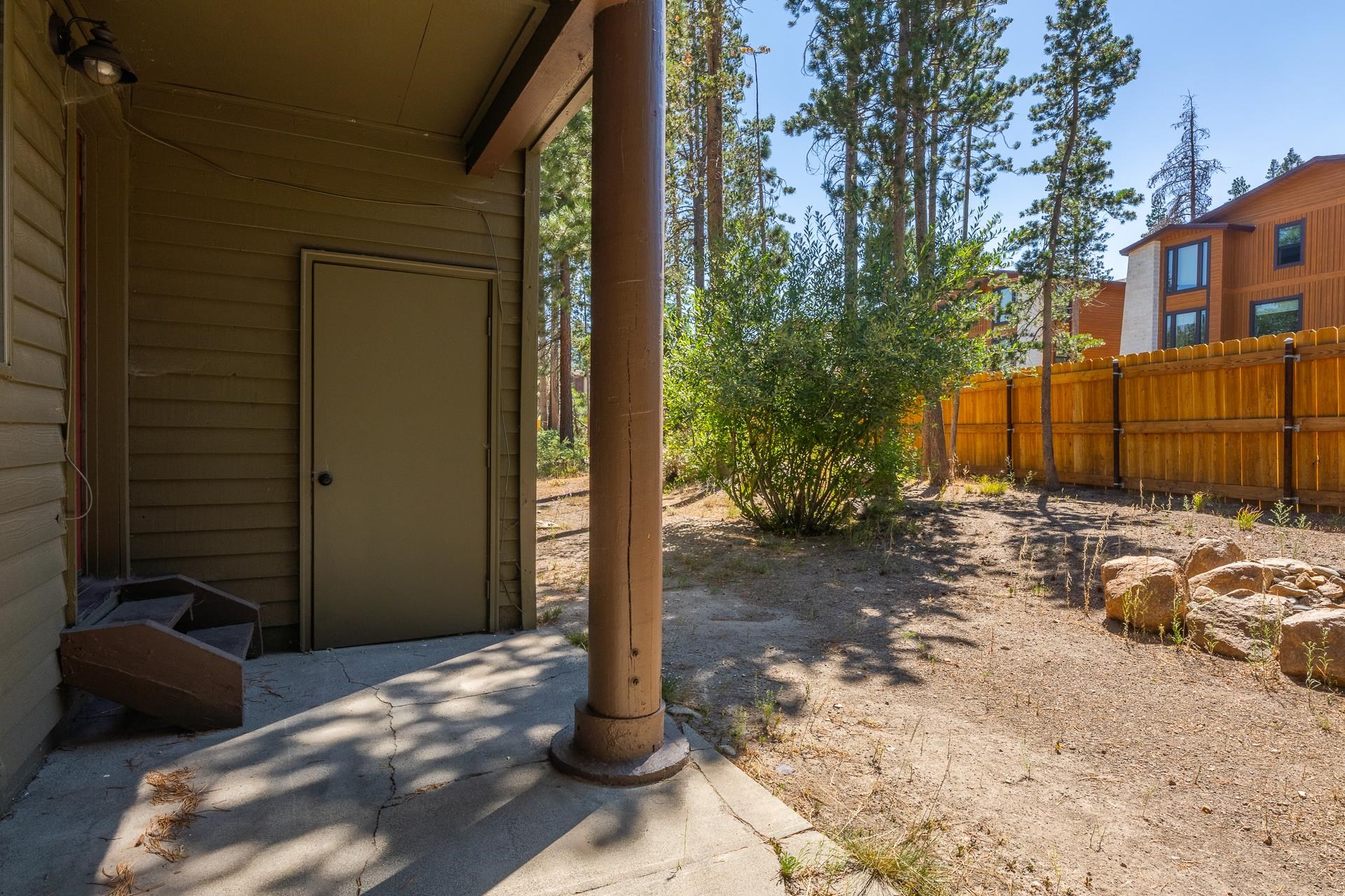 354 Joaquin Road, Unit 4 Mammoth Lakes, CA 93546 - Photo 27 of 40 Gallery Image 27