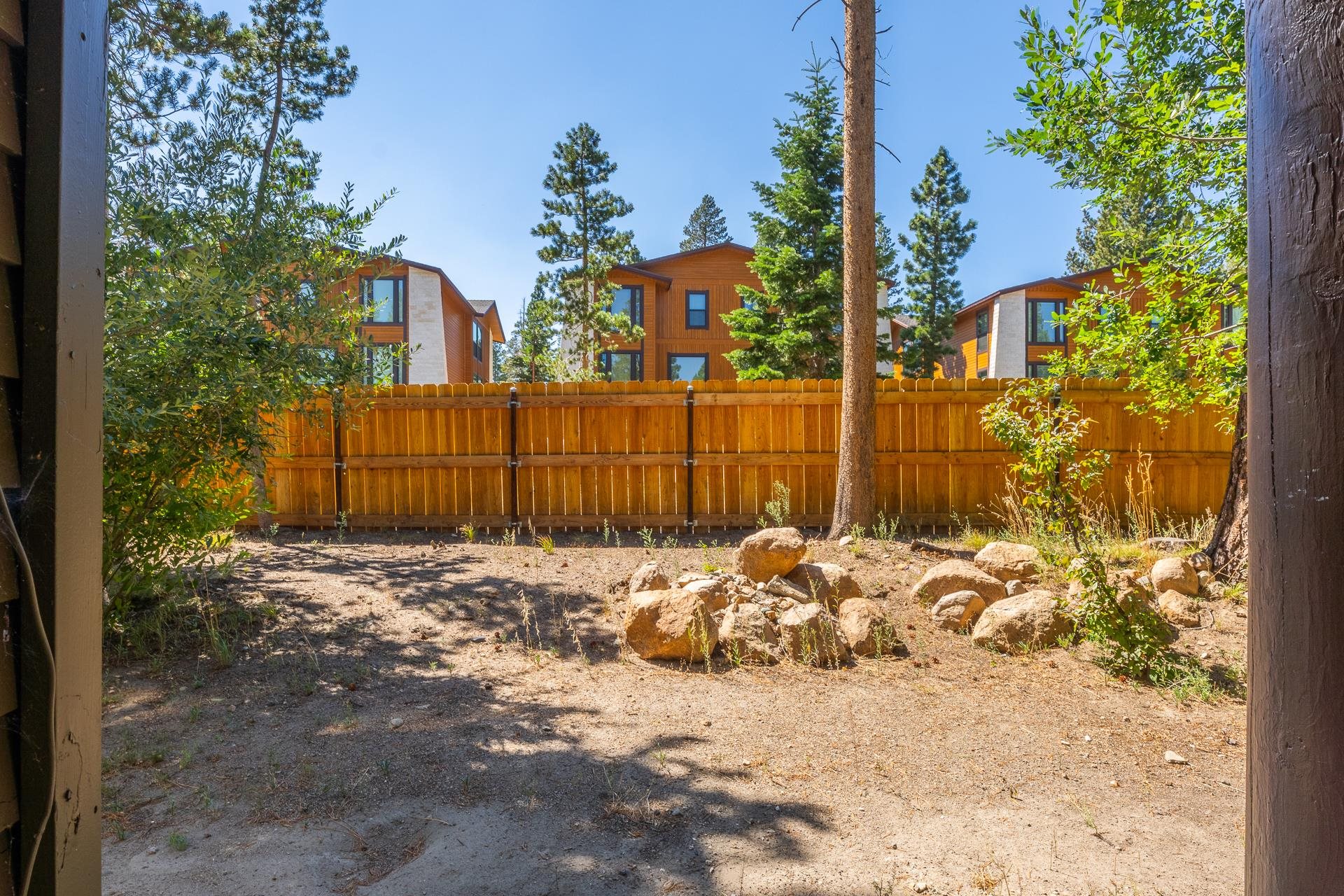 354 Joaquin Road, Unit 4 Mammoth Lakes, CA 93546 - Photo 35 of 40 View of yard