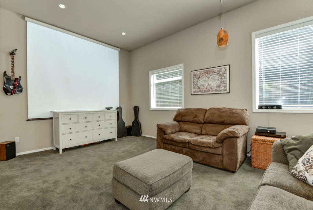 28811 Northeast 10th Street Carnation, WA 98014 - Photo 9 of 25