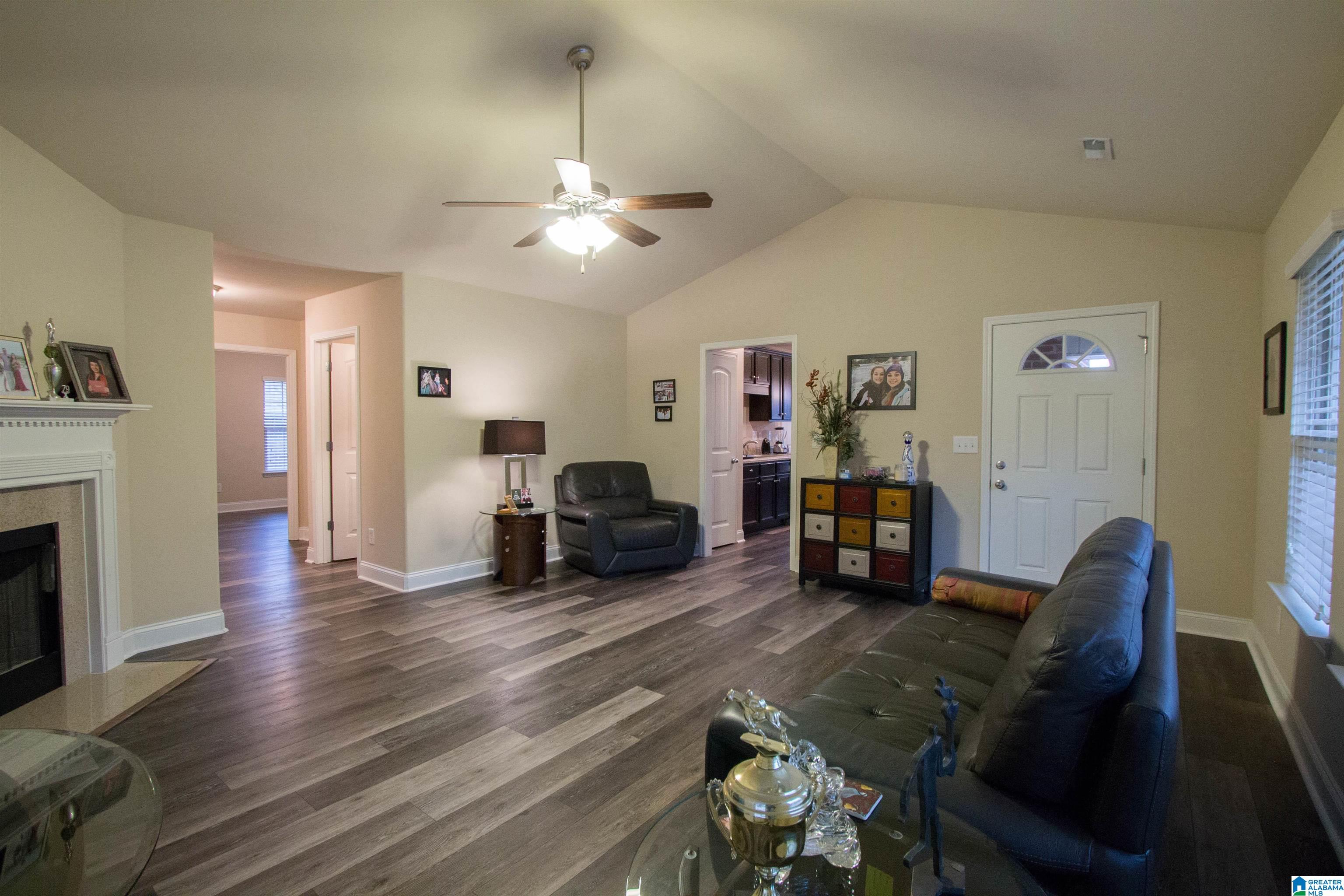 125 Crisfield Circle Alabaster, AL 35007 - Photo 4 of 39