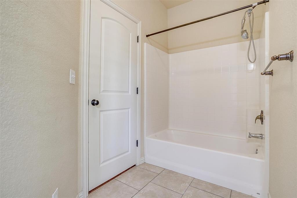 8027 Ravenswood Road Granbury, TX 76049 - Photo 15 of 21