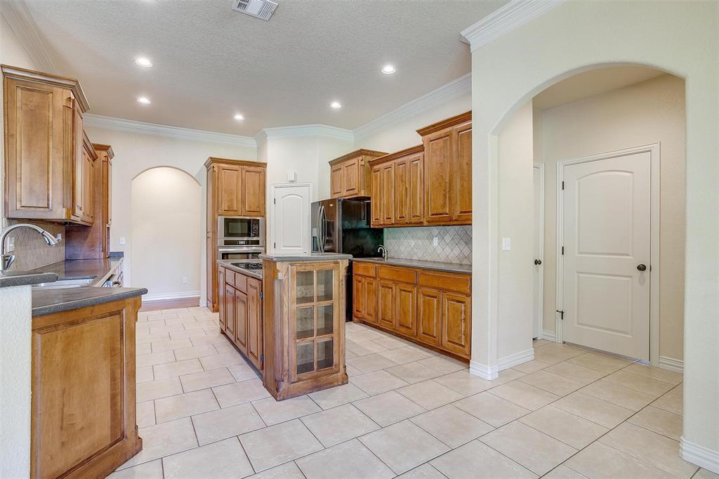 8027 Ravenswood Road Granbury, TX 76049 - Photo 6 of 21