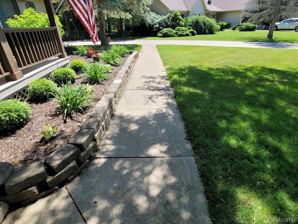 5224 Copley Square Road Grand Blanc, MI 48439 - Photo 3 of 34 Gallery Image 3