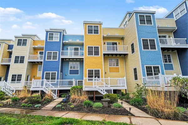 $415,000 | 9 Diamond Point Lane, Unit 9, New Buffalo, MI 49117