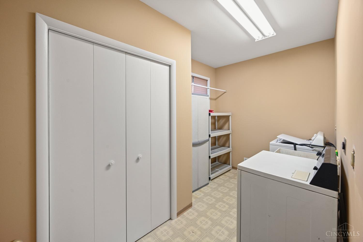 5229 Race Road Cincinnati, OH 45247 - Photo 42 of 46