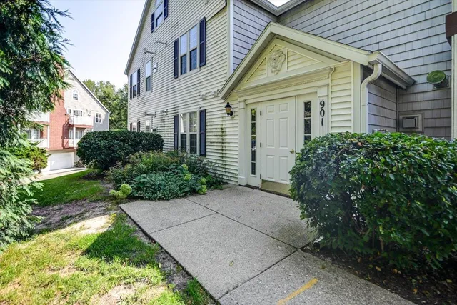 $245,900 | 901 Harbor House Drive, Unit 5, Madison, WI 53719