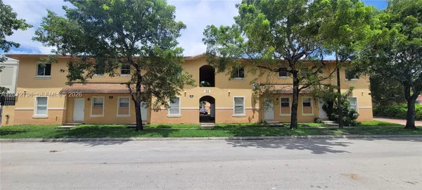 $2,095 | 33 East 20th Street, Unit 206, Hialeah, FL 33010