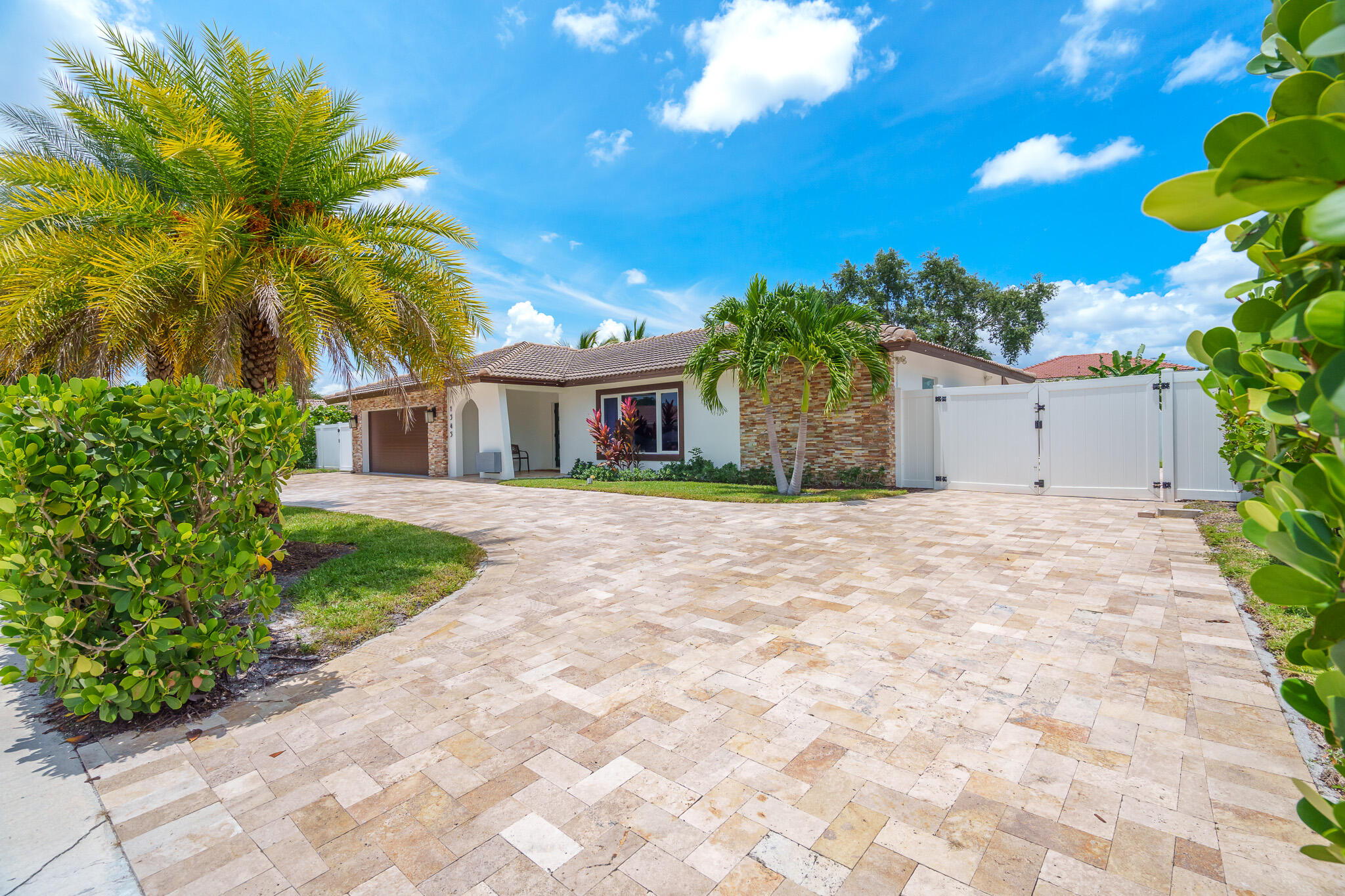 1345 Southwest 12th Street Boca Raton, FL 33486 - Photo 3 of 57 Circular Drive