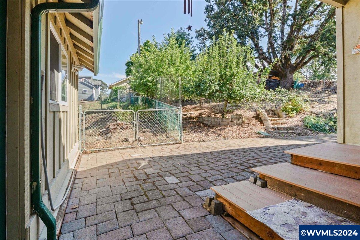 560 Southwest Hayter Street Dallas, OR 97338 - Photo 39 of 48 Gallery Image 39
