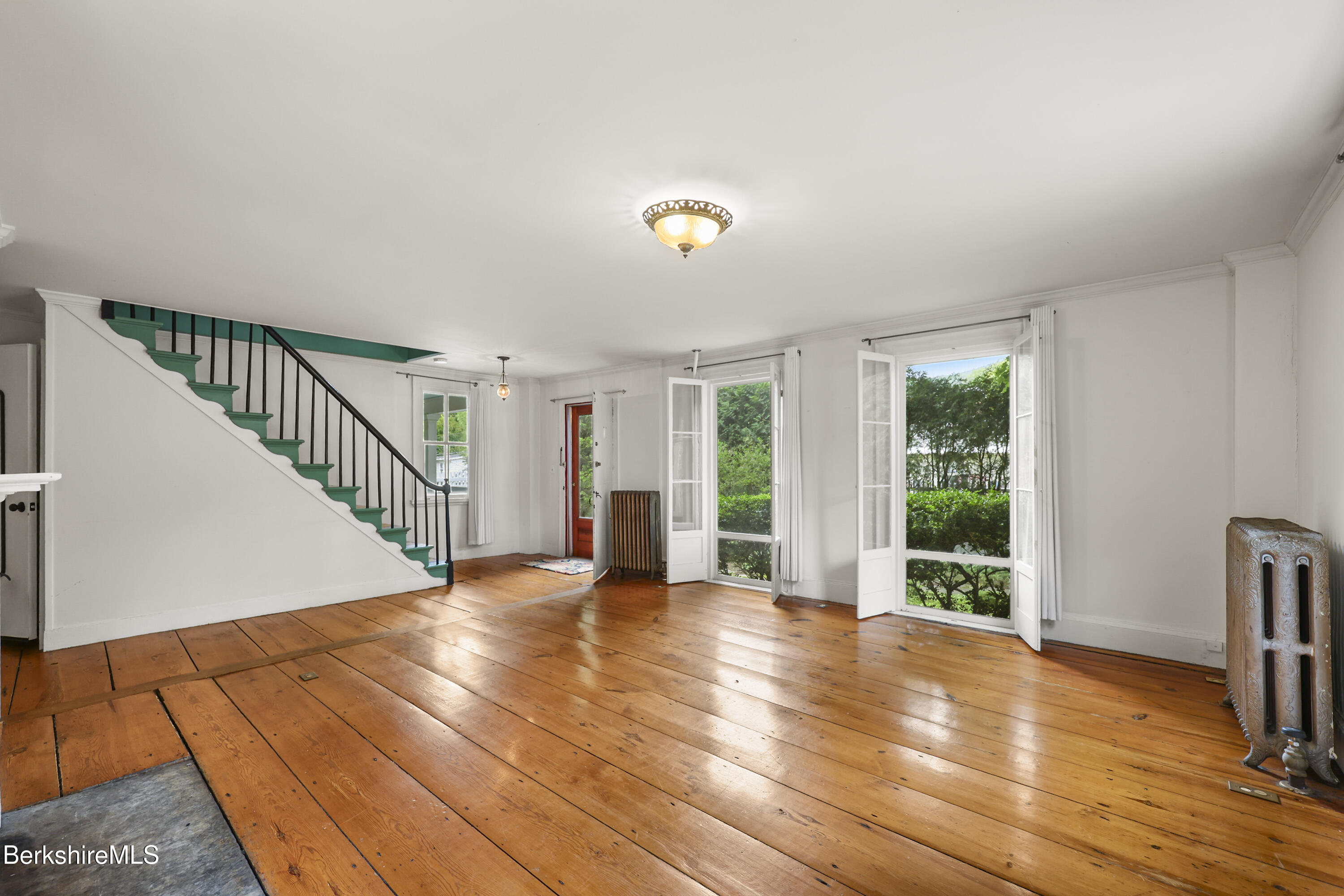 4 Stockbridge Road West Stockbridge, MA 01266 - Photo 22 of 123 Living Room