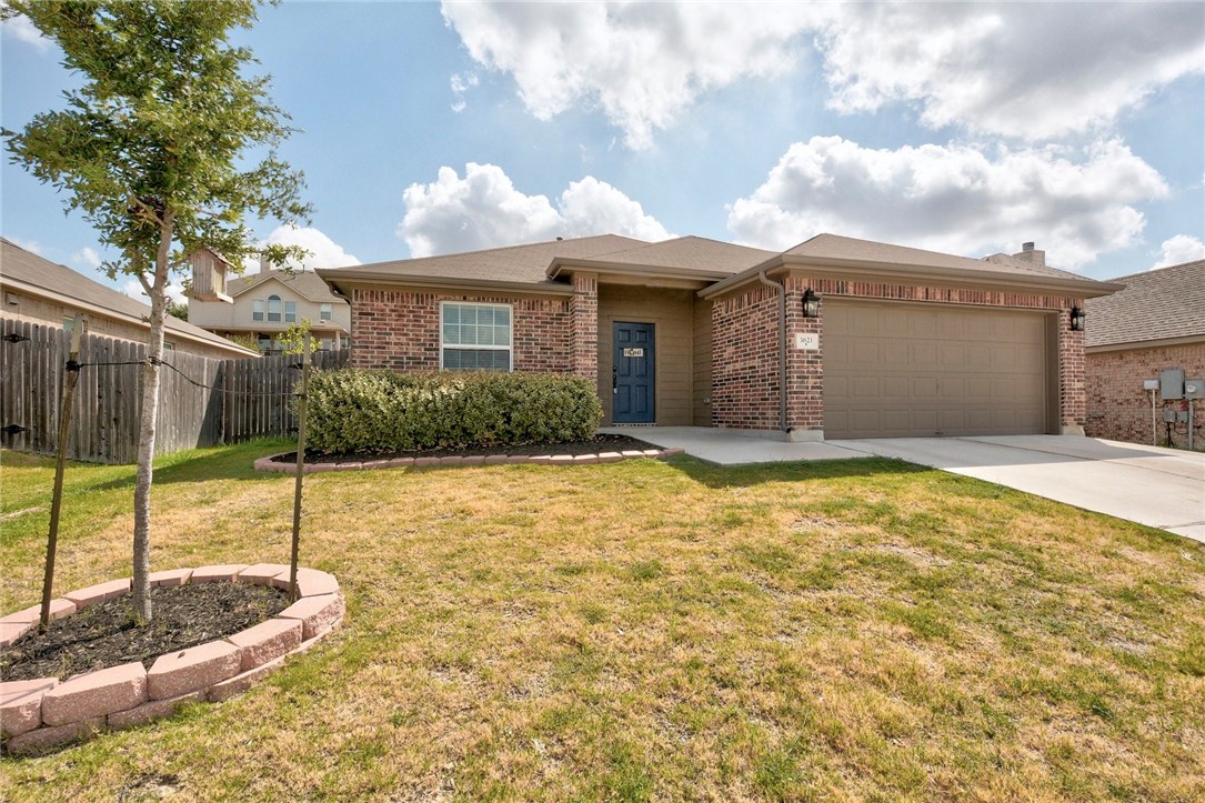 3621 Rams Horn Way Round Rock, TX 78665 - Photo 3 of 24 a view of a house with a swimming pool