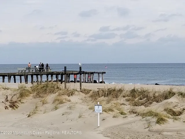 $1,825 | 23 Abbott Avenue, Unit 2W, Ocean Grove, NJ 07756