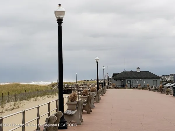 $1,825 | 23 Abbott Avenue, Unit 2W, Ocean Grove, NJ 07756