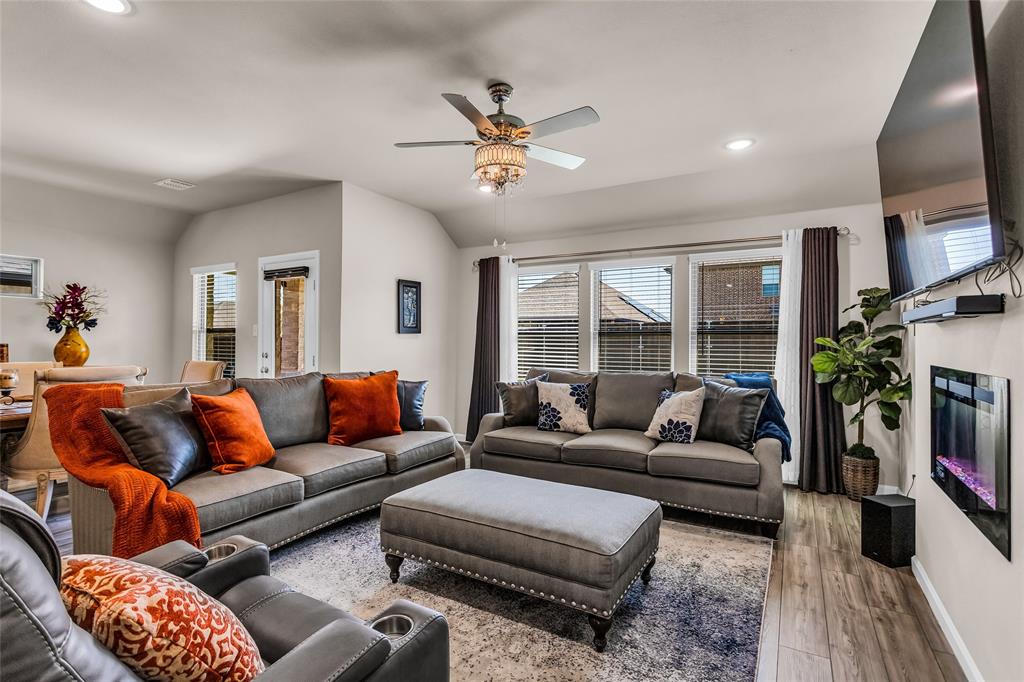 621 Hazeltine Road Red Oak, TX 75154 - Photo 5 of 33