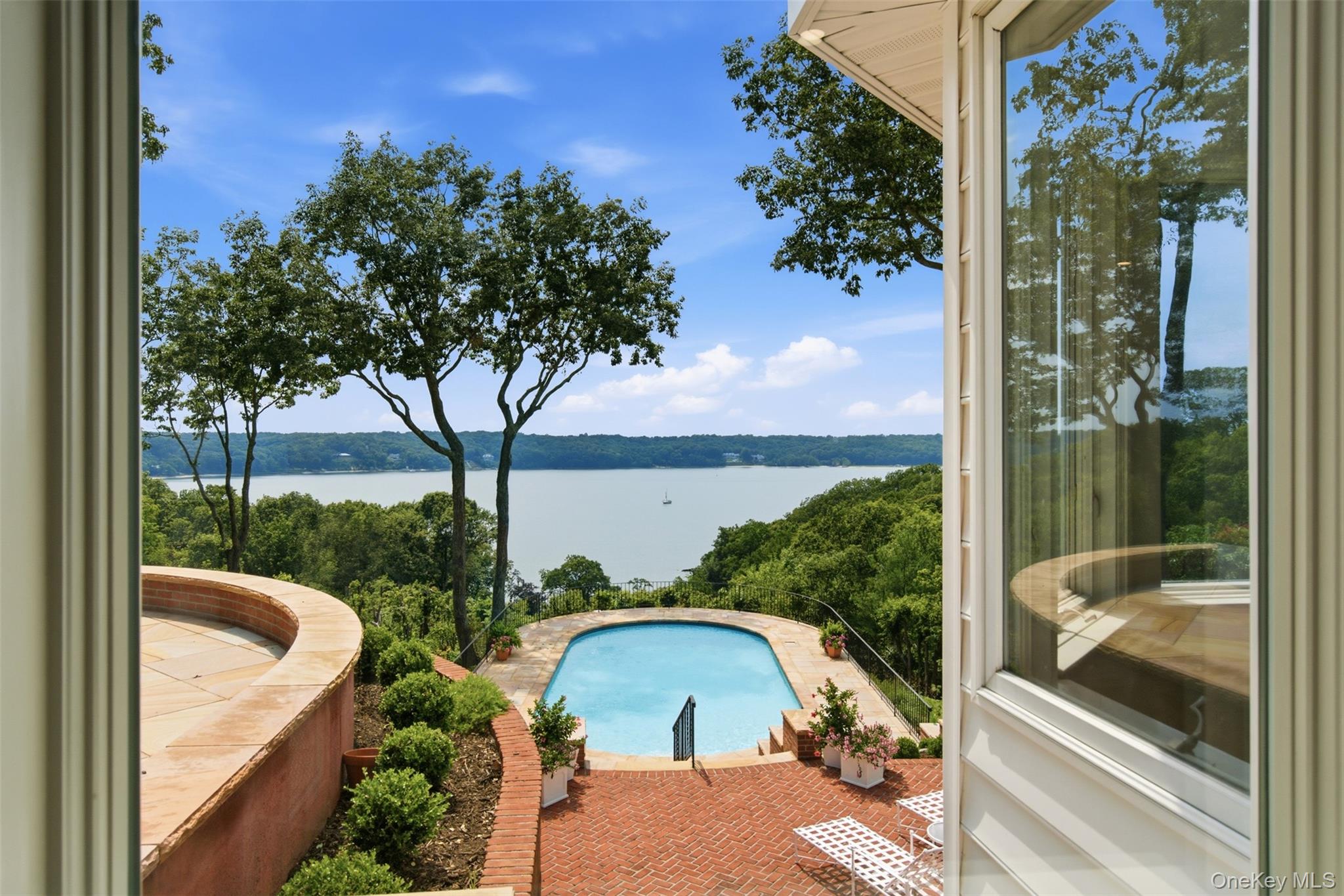86 White Hill Road Cold Spring Harbor, NY 11724 - Photo 6 of 36