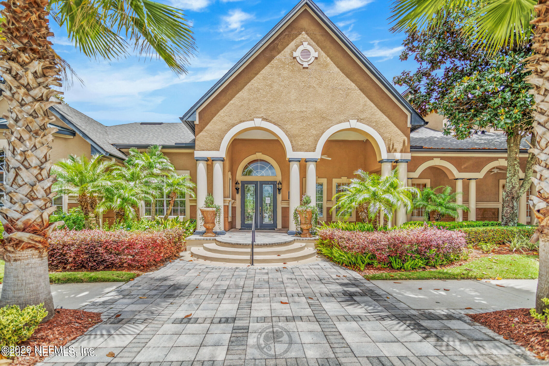 10961 Burnt Mill Road, Unit 824 Jacksonville, FL 32256 - Photo 35 of 35 a front view of a house with garden
