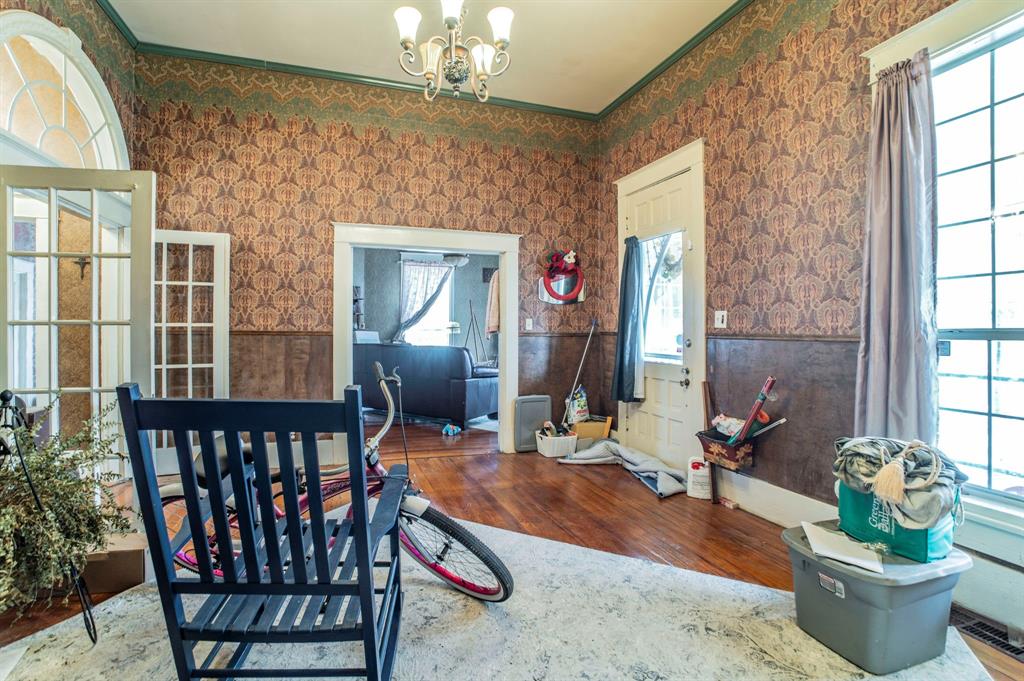 540 12th Street Southeast Paris, TX 75460 - Photo 2 of 35