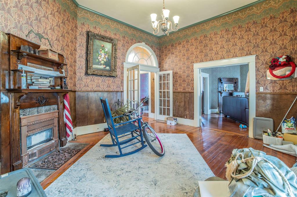 540 12th Street Southeast Paris, TX 75460 - Photo 3 of 35