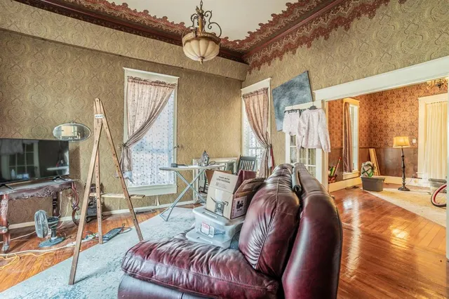 $275,000 | 540 12th Street Southeast, Paris, TX 75460