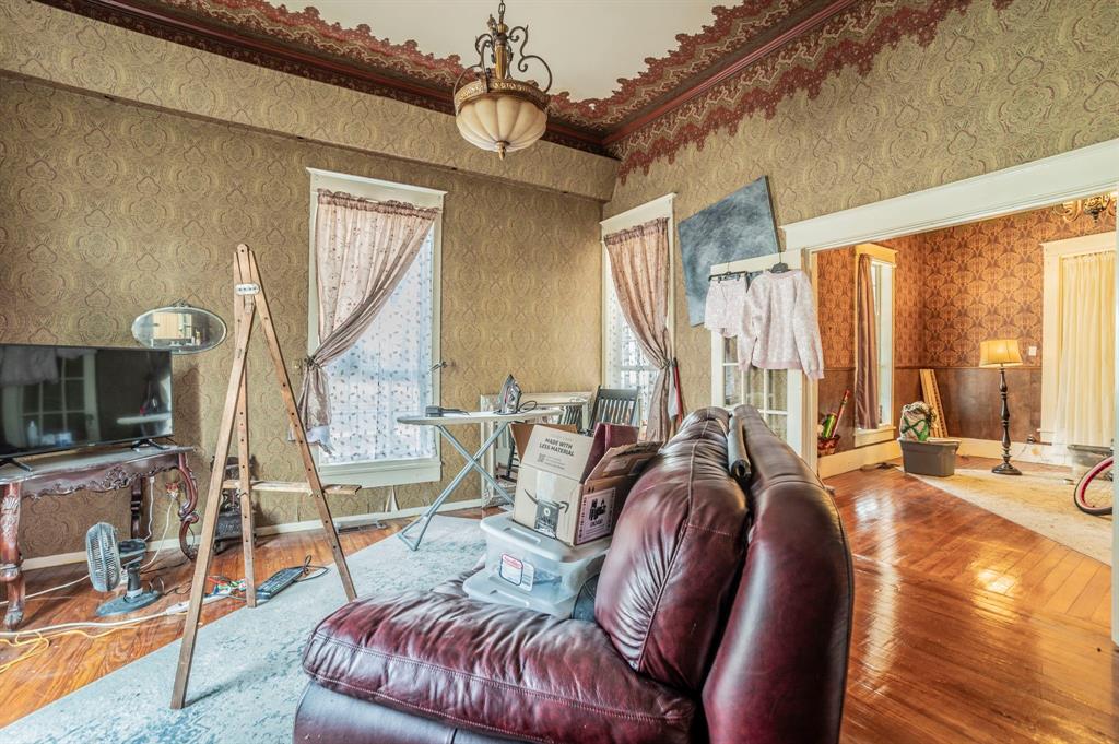 540 12th Street Southeast Paris, TX 75460 - Photo 4 of 35