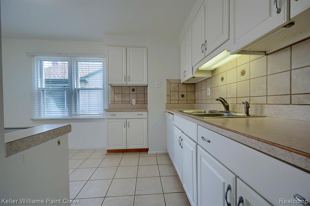 2060 Columbia Road Berkley, MI 48072 - Photo 6 of 18