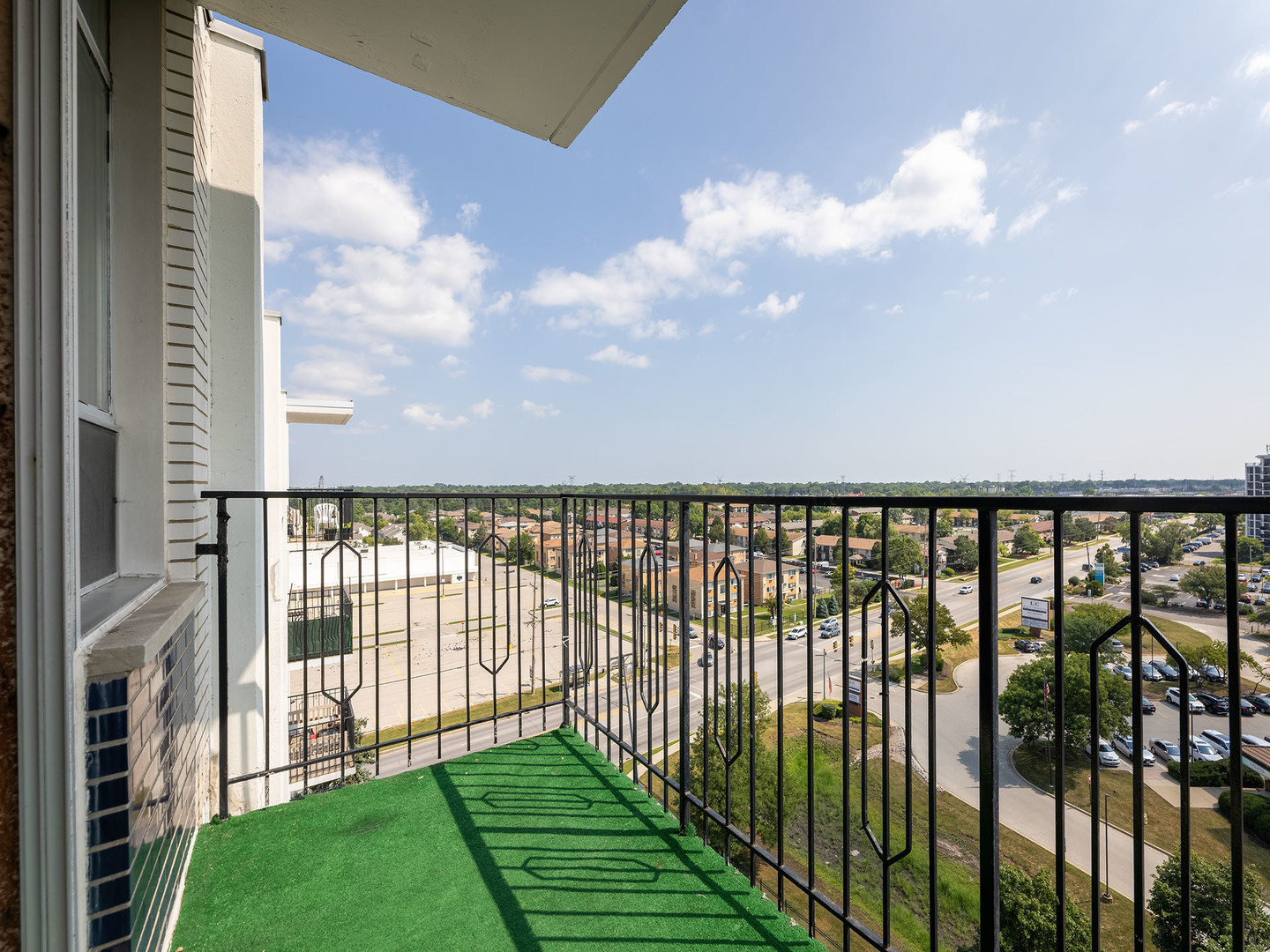 9001 Golf Road, Unit 10D Des Plaines, IL 60016 - Photo 11 of 26 Gallery Image 11