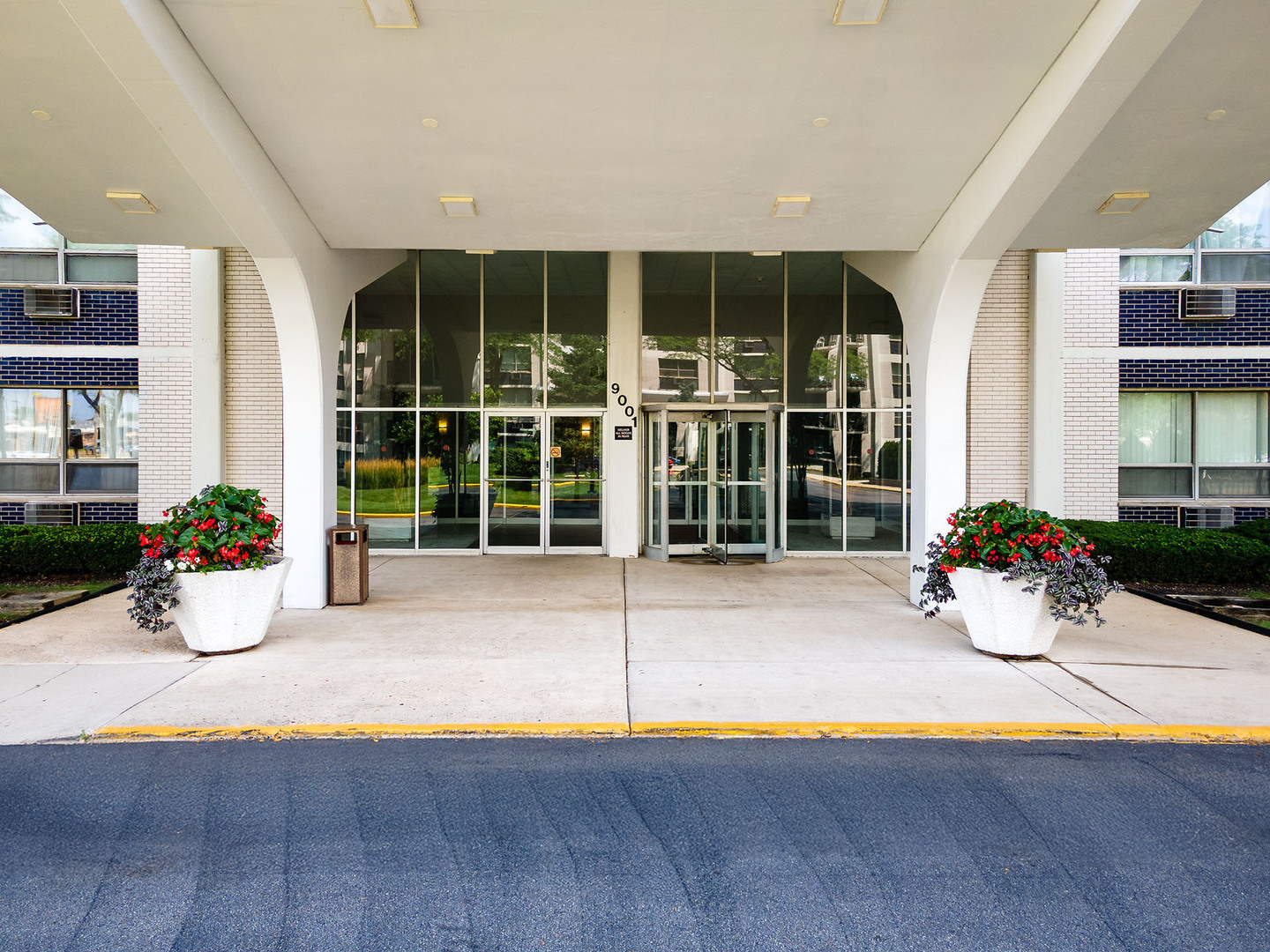 9001 Golf Road, Unit 10D Des Plaines, IL 60016 - Photo 2 of 26 Gallery Image 2