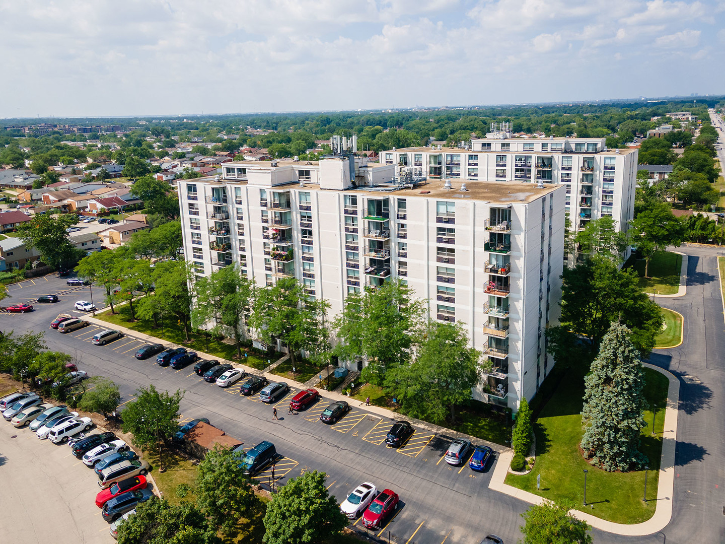9001 Golf Road, Unit 10D Des Plaines, IL 60016 - Photo 3 of 26 Gallery Image 3