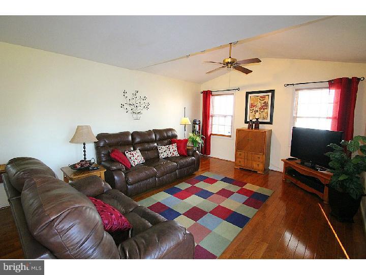 1360 Fountain Road Newtown, PA 18940 - Photo 4 of 25 Family Room