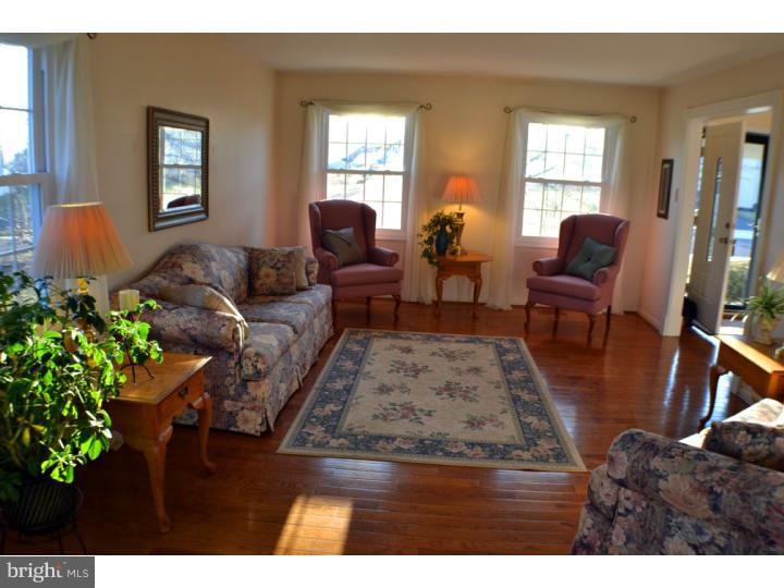 1360 Fountain Road Newtown, PA 18940 - Photo 9 of 25 Living Room