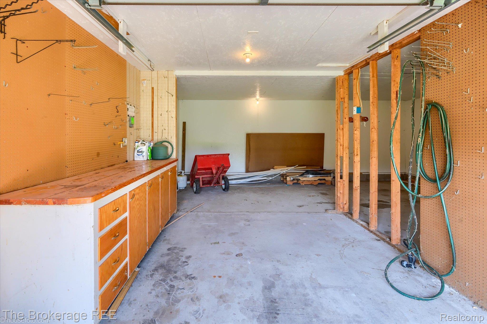 5495 East Coldwater Road Flint, MI 48506 - Photo 42 of 44 45-Housefoto_DSCF8185-HDR(3).jpg