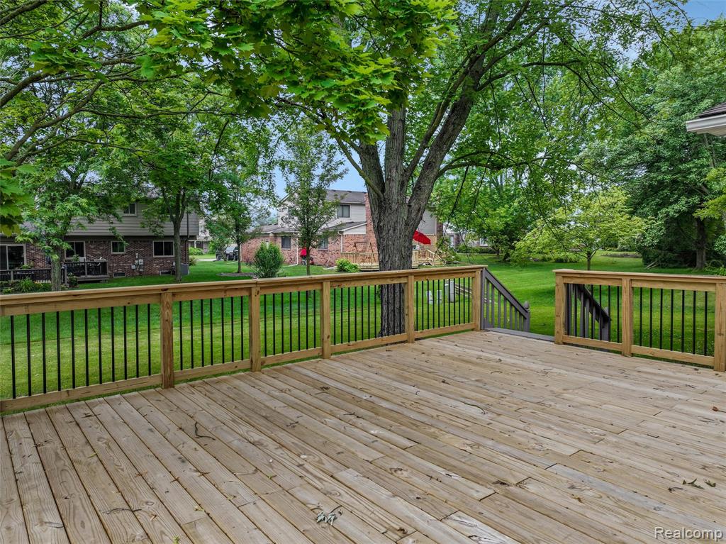 684 Abbey Court Rochester, MI 48307 - Photo 31 of 33