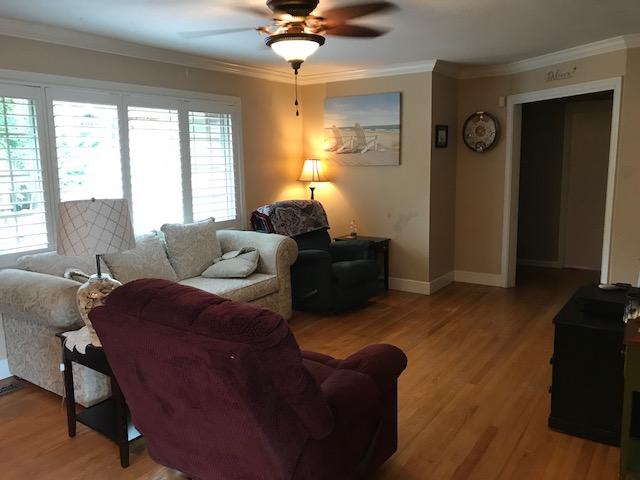 319 Bluff Road Kingston, TN 37763 - Photo 4 of 40 Living Room