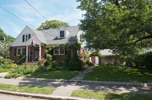 5 Sargent Road Swampscott, MA 01907 - Photo 2 of 25 Gallery Image 2
