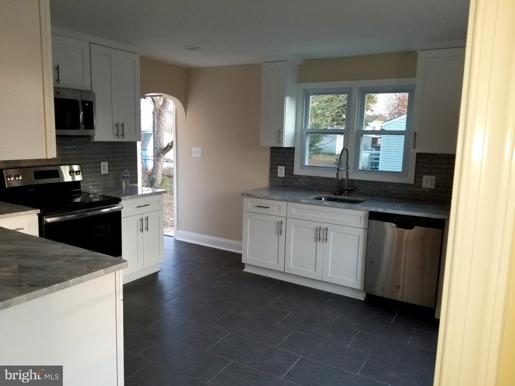 8109 Highpoint Road Clearwater Beach, MD 21226 - Photo 2 of 19 kitchen