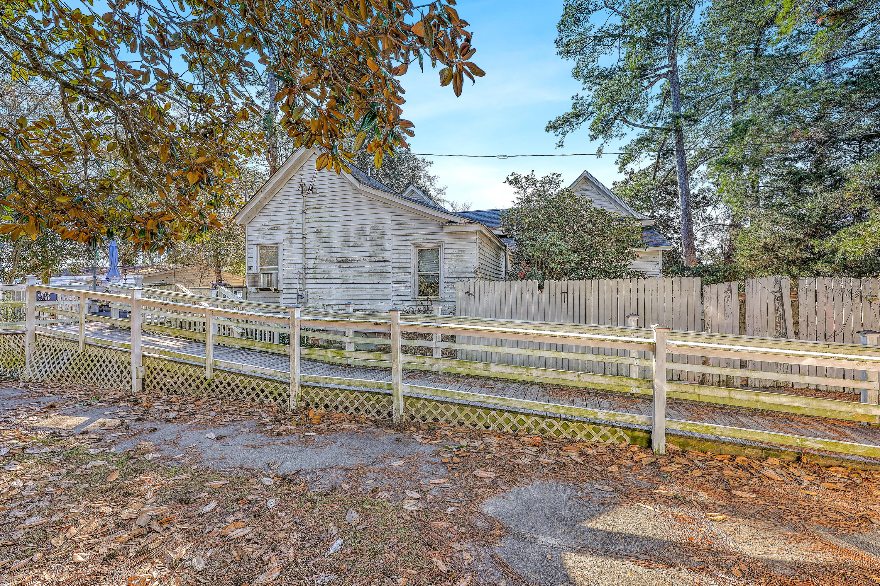 108 Northwest Railroad Avenue St. George, SC 29477 - Photo 14 of 20 ZYN_7664_65_66_67_68_69_70