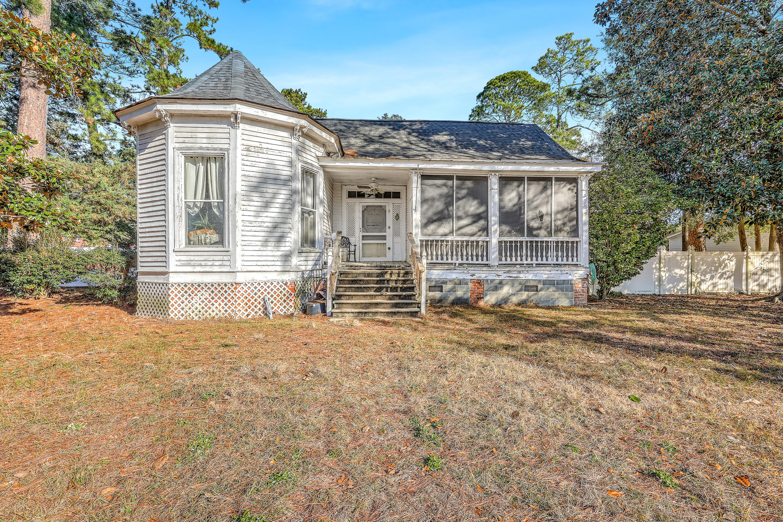 108 Northwest Railroad Avenue St. George, SC 29477 - Photo 2 of 20 2