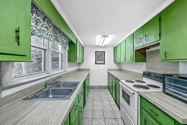 $400,000 | 108 Northwest Railroad Avenue, St. George, SC 29477