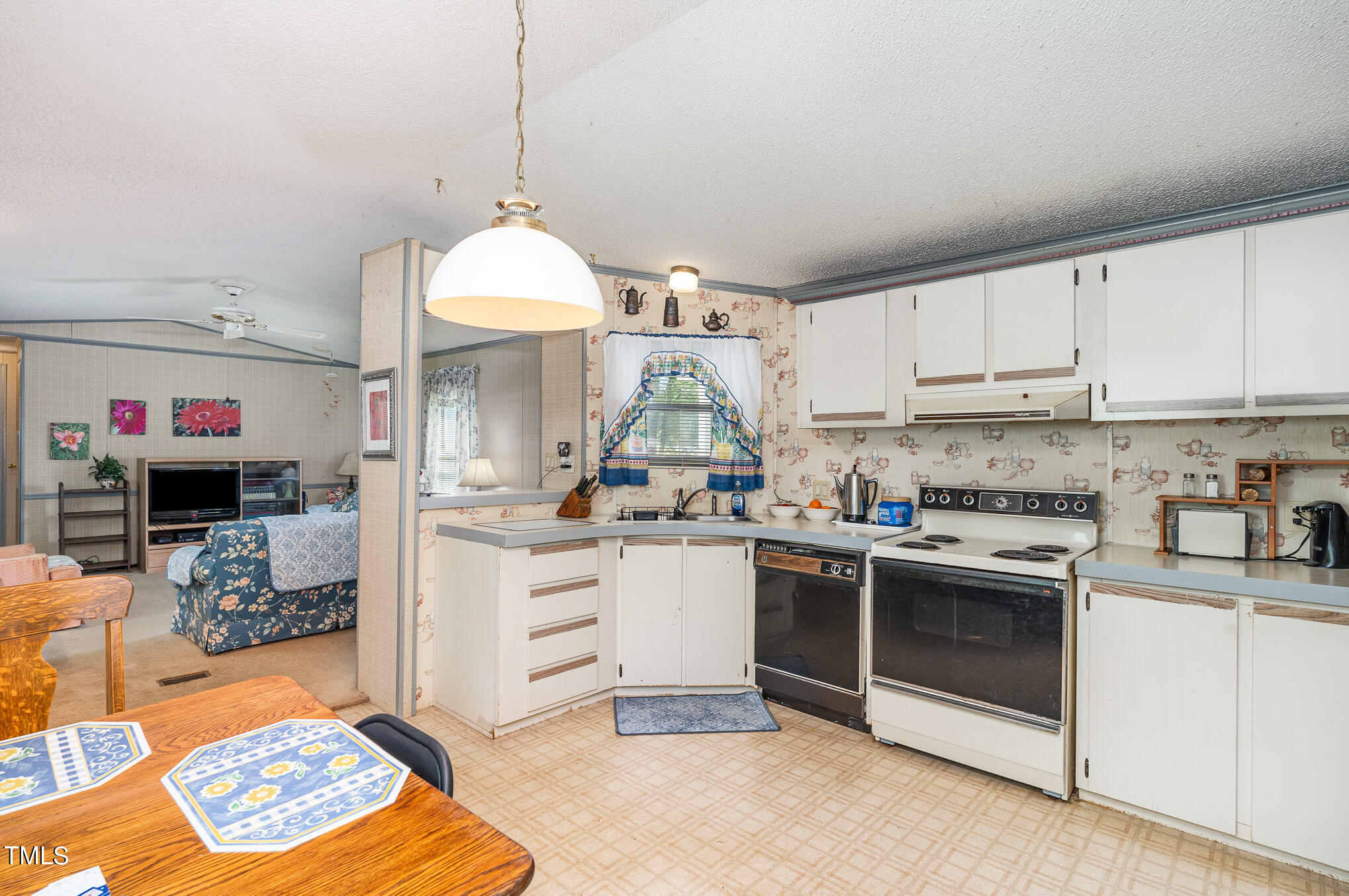 6117 West Lebanon Road Mebane, NC 27302 - Photo 7 of 18 Kitch 3