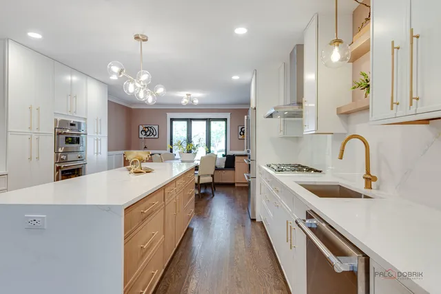 $1,489,000 | 2221 Donegal Drive, Darien, IL 60561