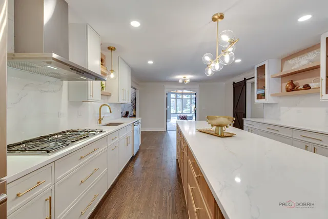 $1,489,000 | 2221 Donegal Drive, Darien, IL 60561