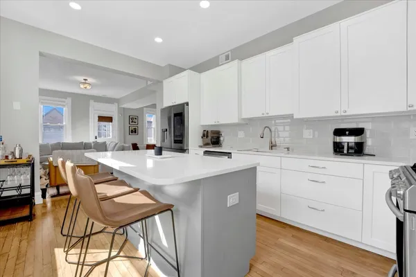 $5,600 | 1728 North Wood Street, Unit 2R, Chicago, IL 60622