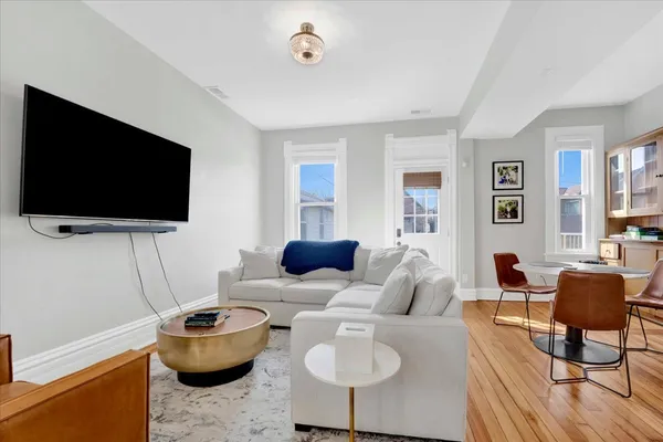 $5,600 | 1728 North Wood Street, Unit 2R, Chicago, IL 60622