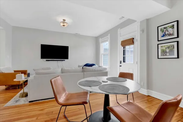 $5,600 | 1728 North Wood Street, Unit 2R, Chicago, IL 60622