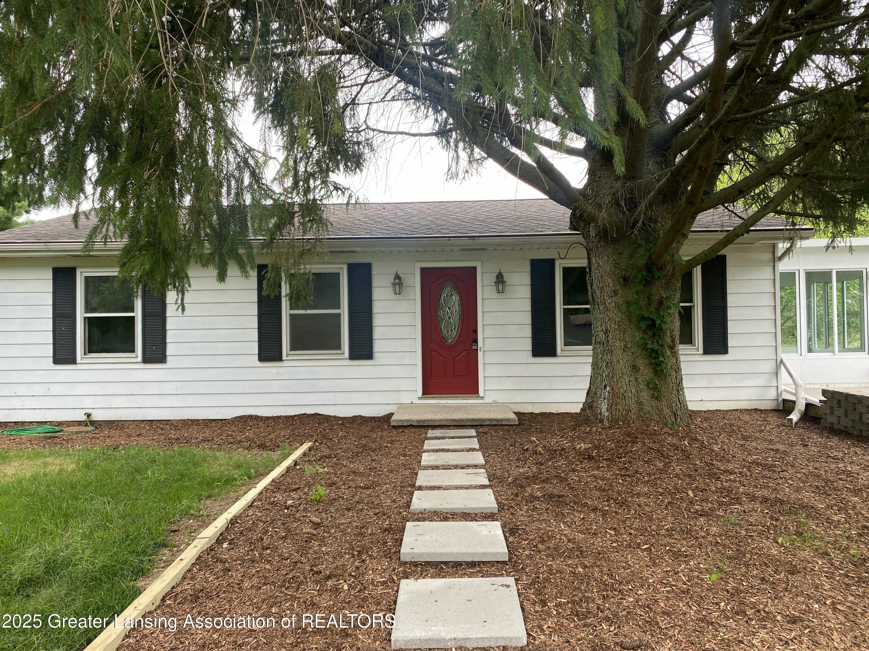 3534 South Perkey Road Charlotte, MI 48813 - Photo 2 of 22 IMG_0011