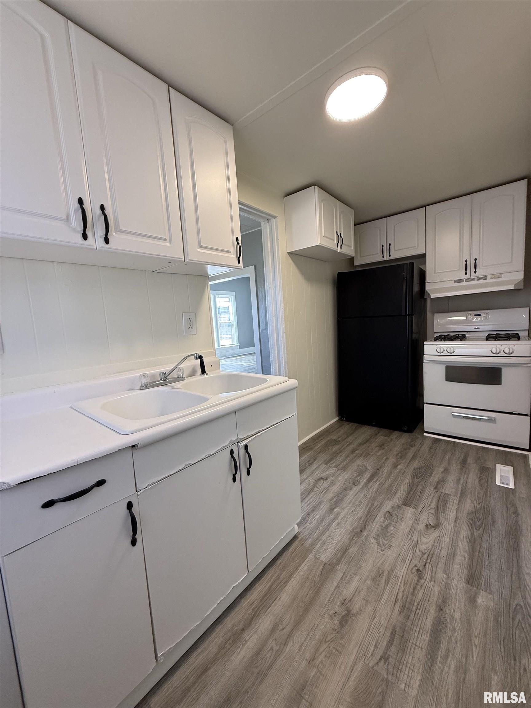 902 East Pierce Street Macomb, IL 61455 - Photo 10 of 21