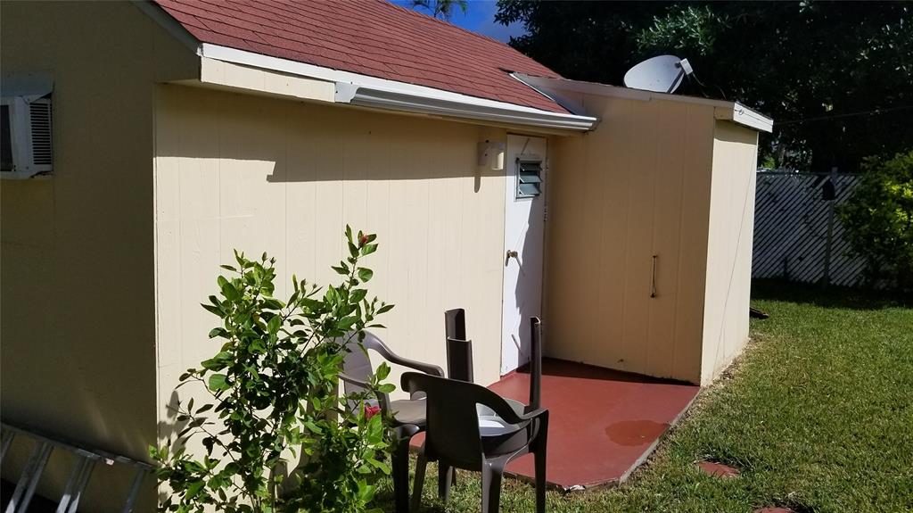 219 Northeast 4th Street Hallandale Beach, FL 33009 - Photo 12 of 13