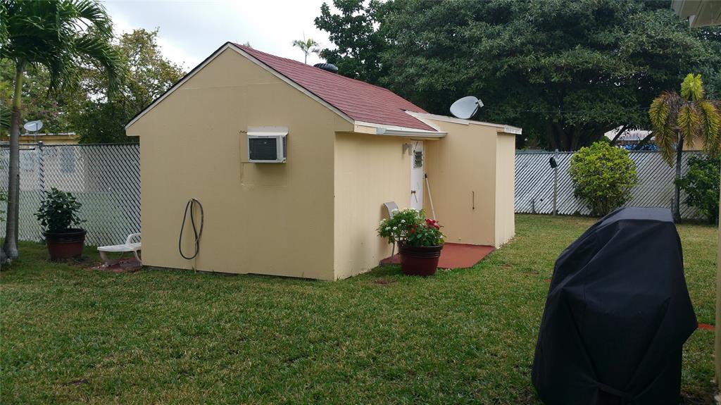 219 Northeast 4th Street Hallandale Beach, FL 33009 - Photo 5 of 13